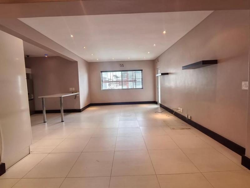 To Let 2 Bedroom Property for Rent in Sea Point Western Cape